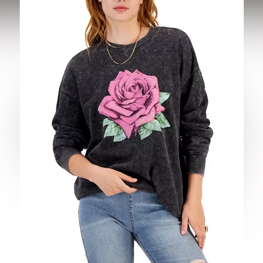 Junior’s Rose Graphic Mineral Wash Pullover